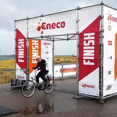 Finishbogen voor Eneco door FaberExposize